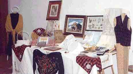 Stand de las mujeres en Alac&oacute;n (M. Andreu)